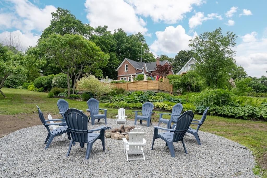 Lakeview Luxury Farmhouse Retreat - Hot Tub - Games Room