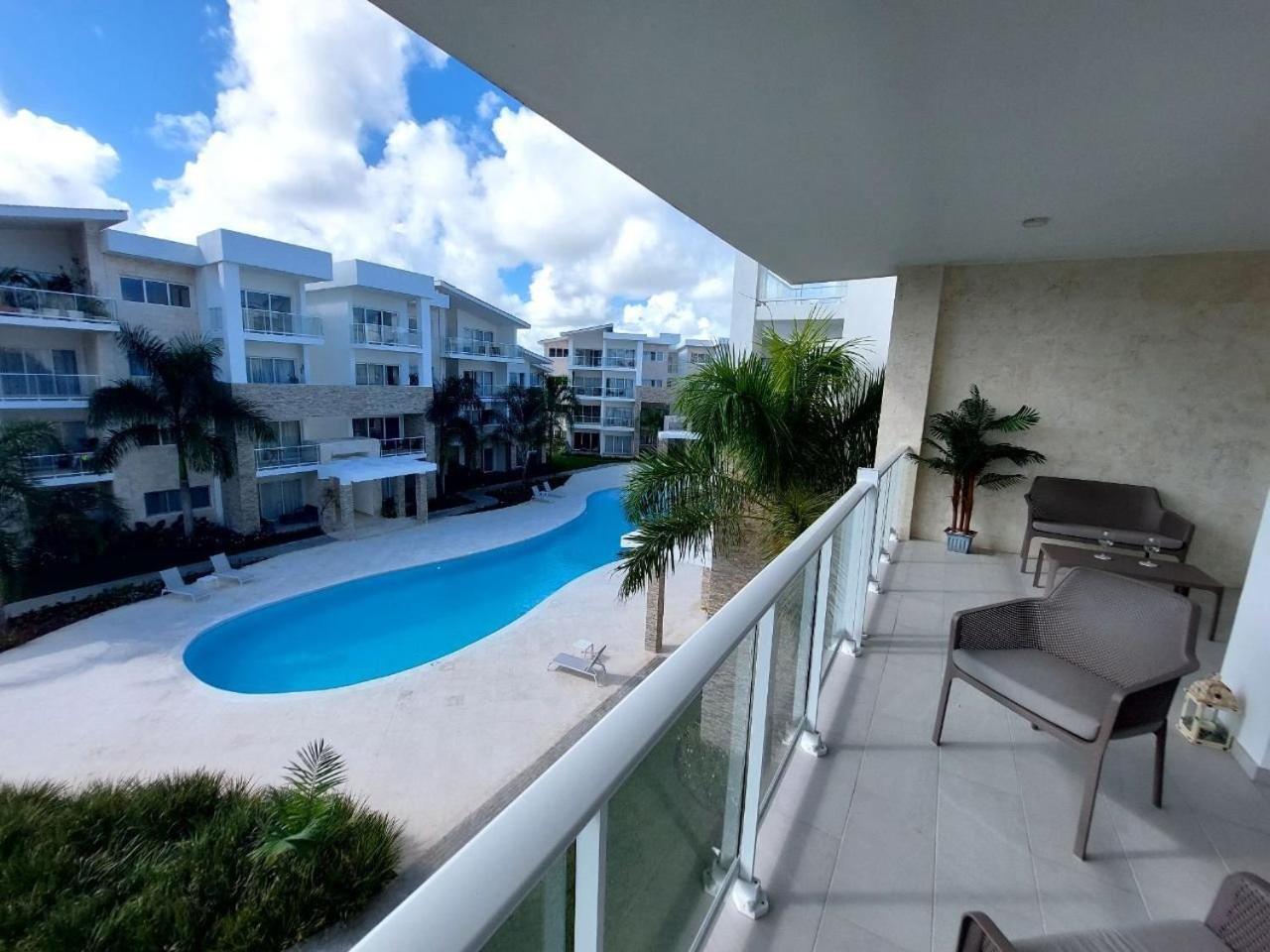 Beach Haven 1BDR Condo Paseo Playa Coral - 305 view 4
