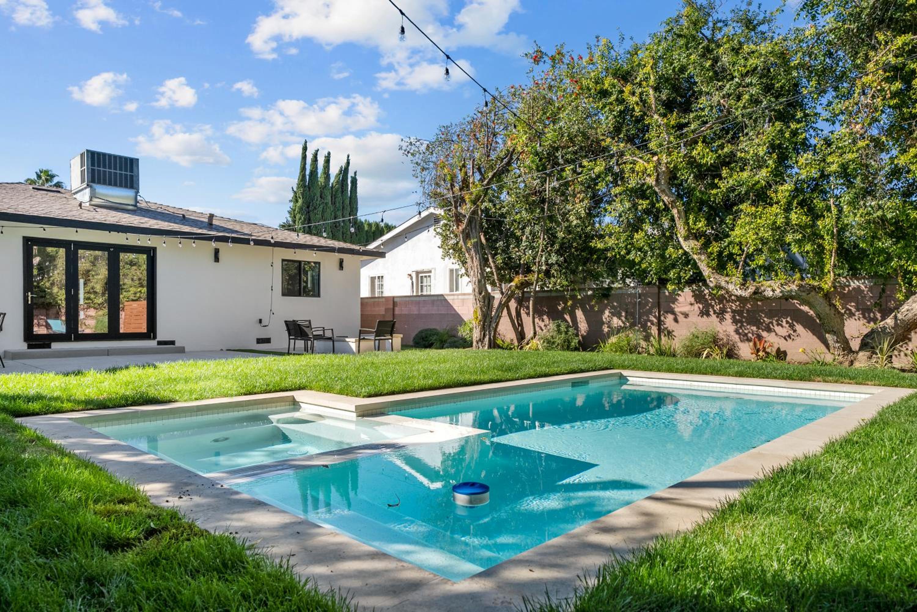 Beautiful Sherman Oaks 3BD Home with Pool