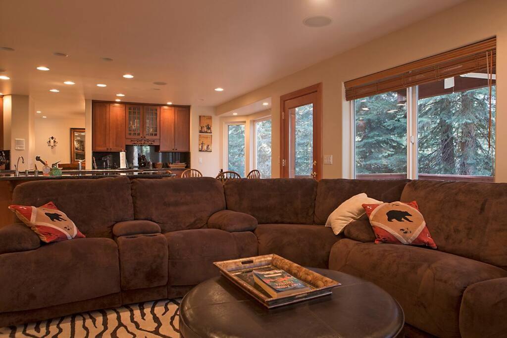 Lake Tahoe Vacations - Big Luxury South Lake Tahoe Home - Property Image 38