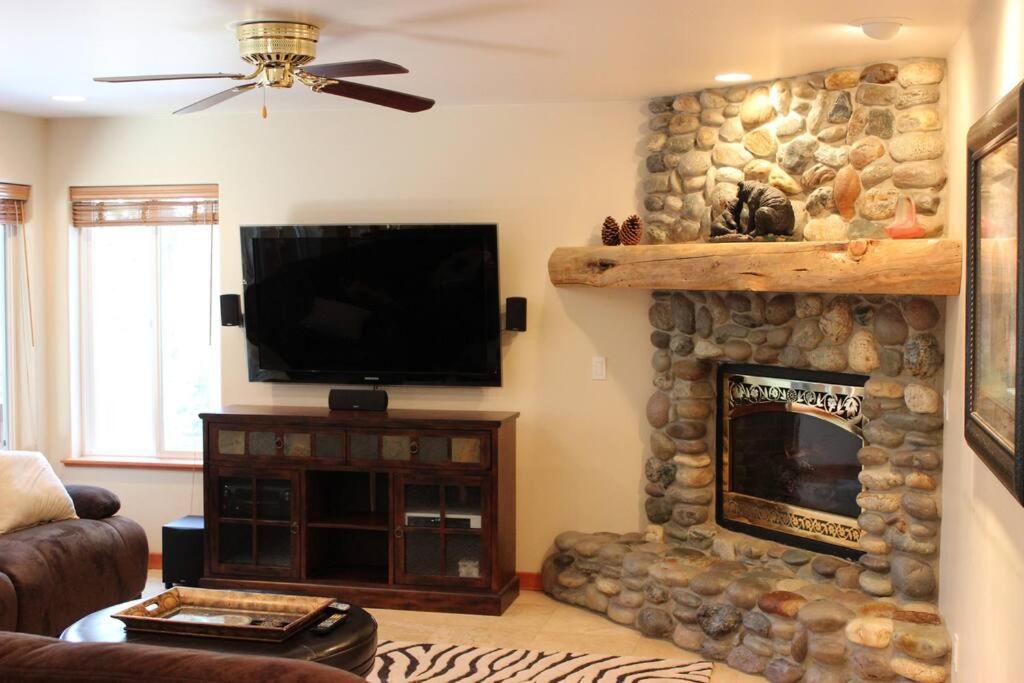 Lake Tahoe Vacations - Big Luxury South Lake Tahoe Home - Property Image 7