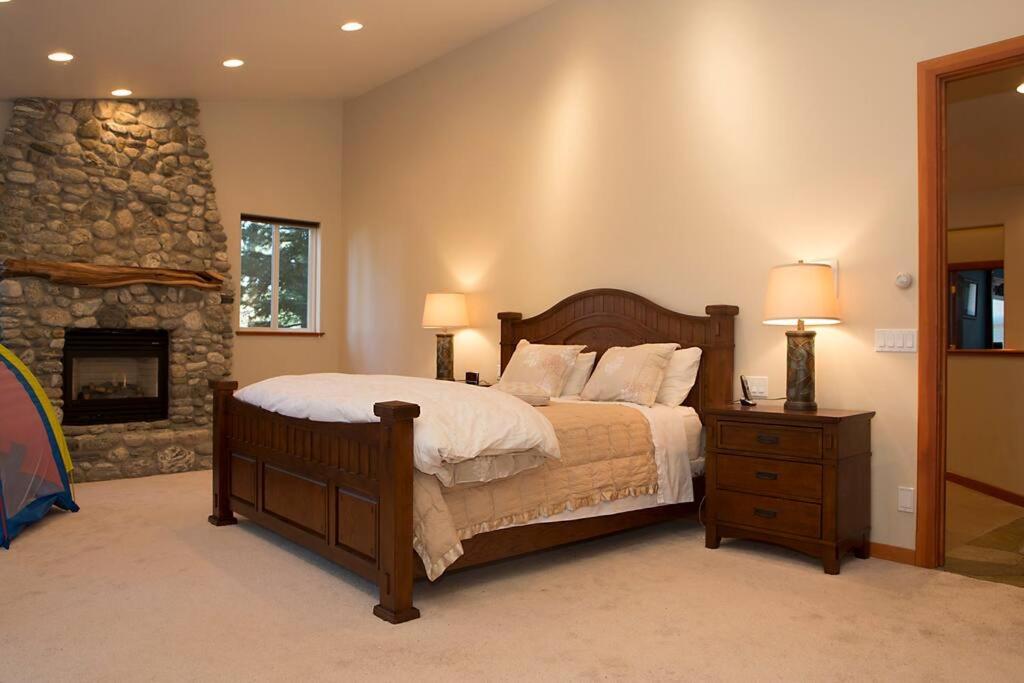 Lake Tahoe Vacations - Big Luxury South Lake Tahoe Home - Property Image 1