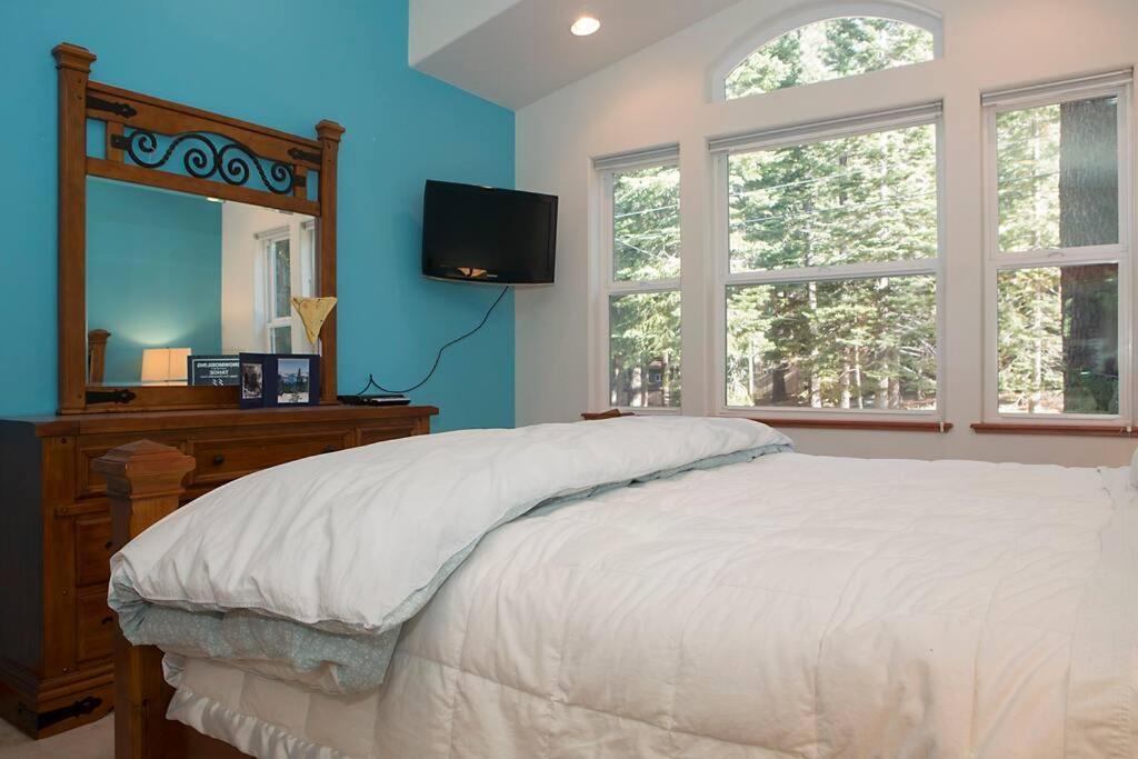 Lake Tahoe Vacations - Big Luxury South Lake Tahoe Home - Property Image 15