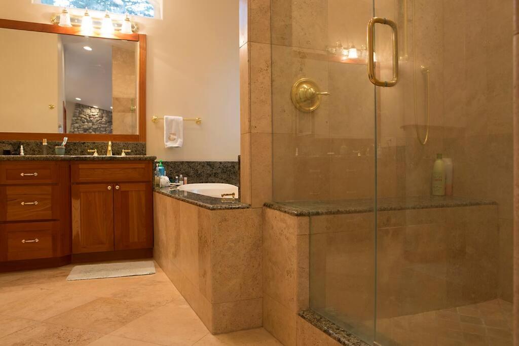 Lake Tahoe Vacations - Big Luxury South Lake Tahoe Home - Property Image 17