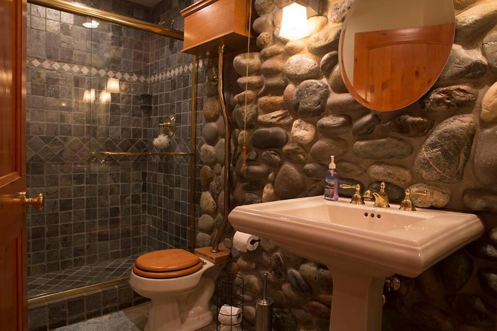 Lake Tahoe Vacations - Big Luxury South Lake Tahoe Home - Property Image 28