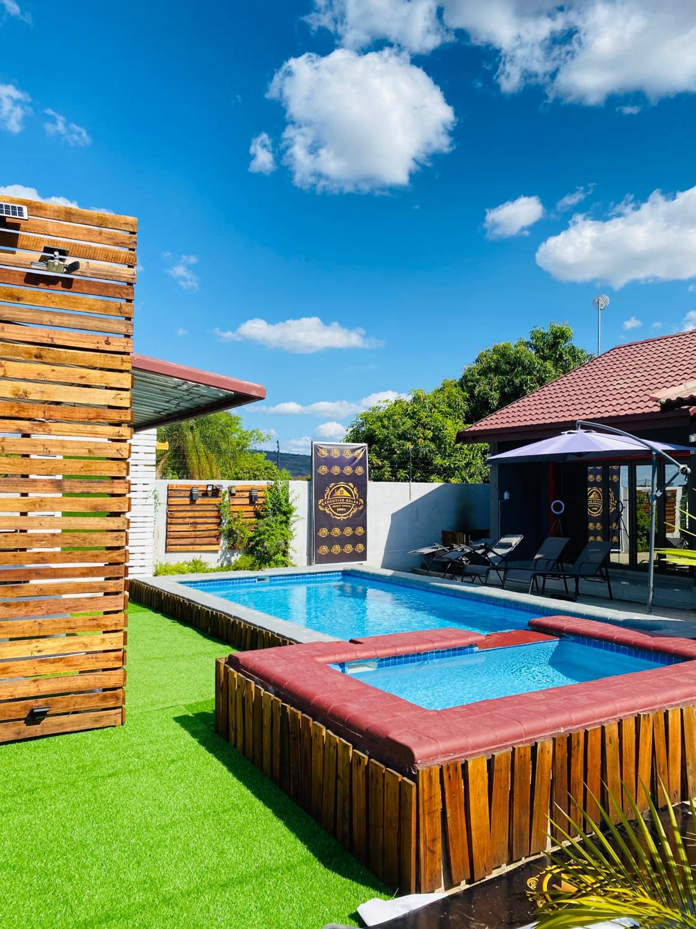 Executive Galaxy Guest House Nkowankowa