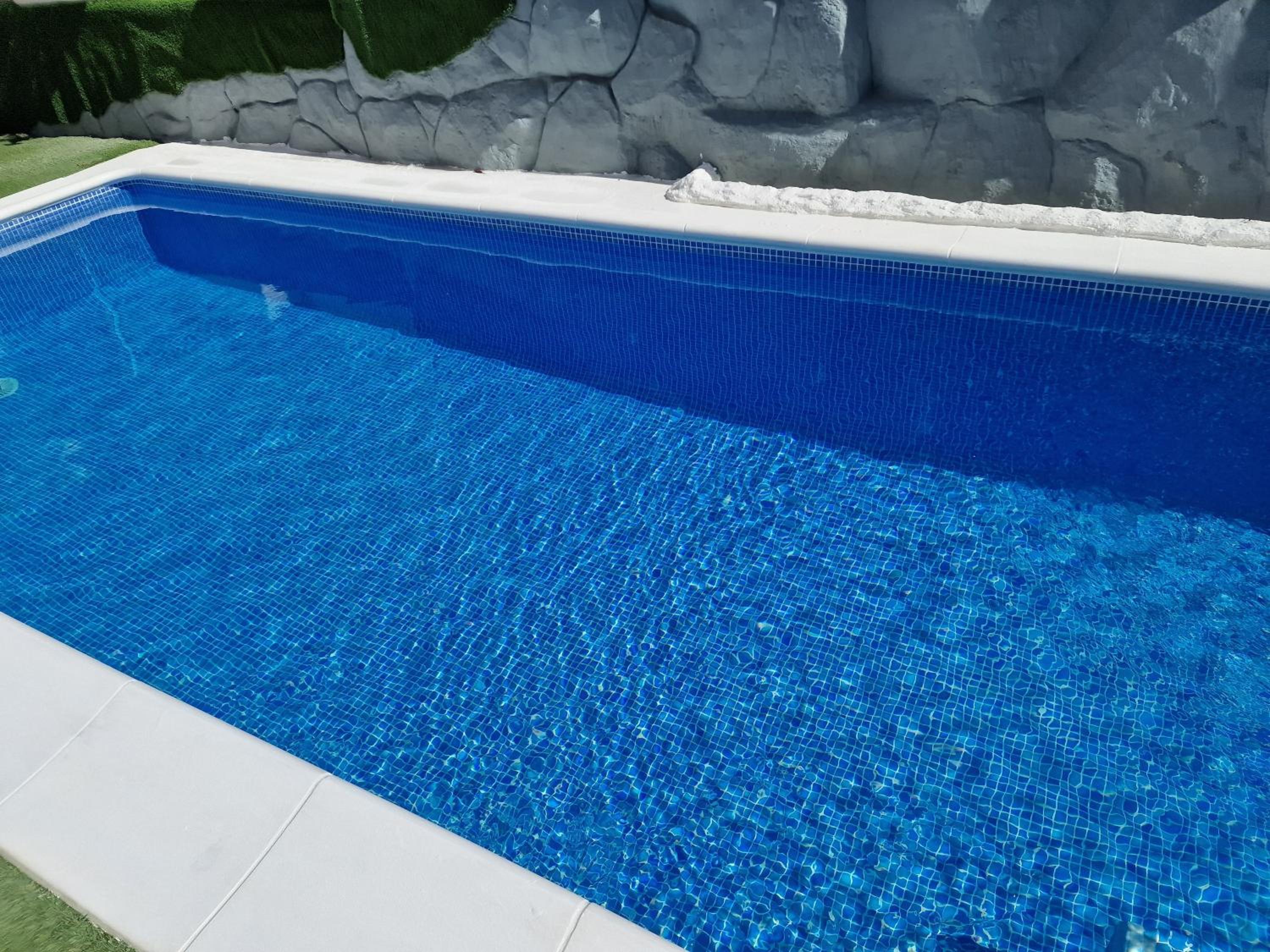 Villa Paraiso-Luxury Villa with Heated Pool