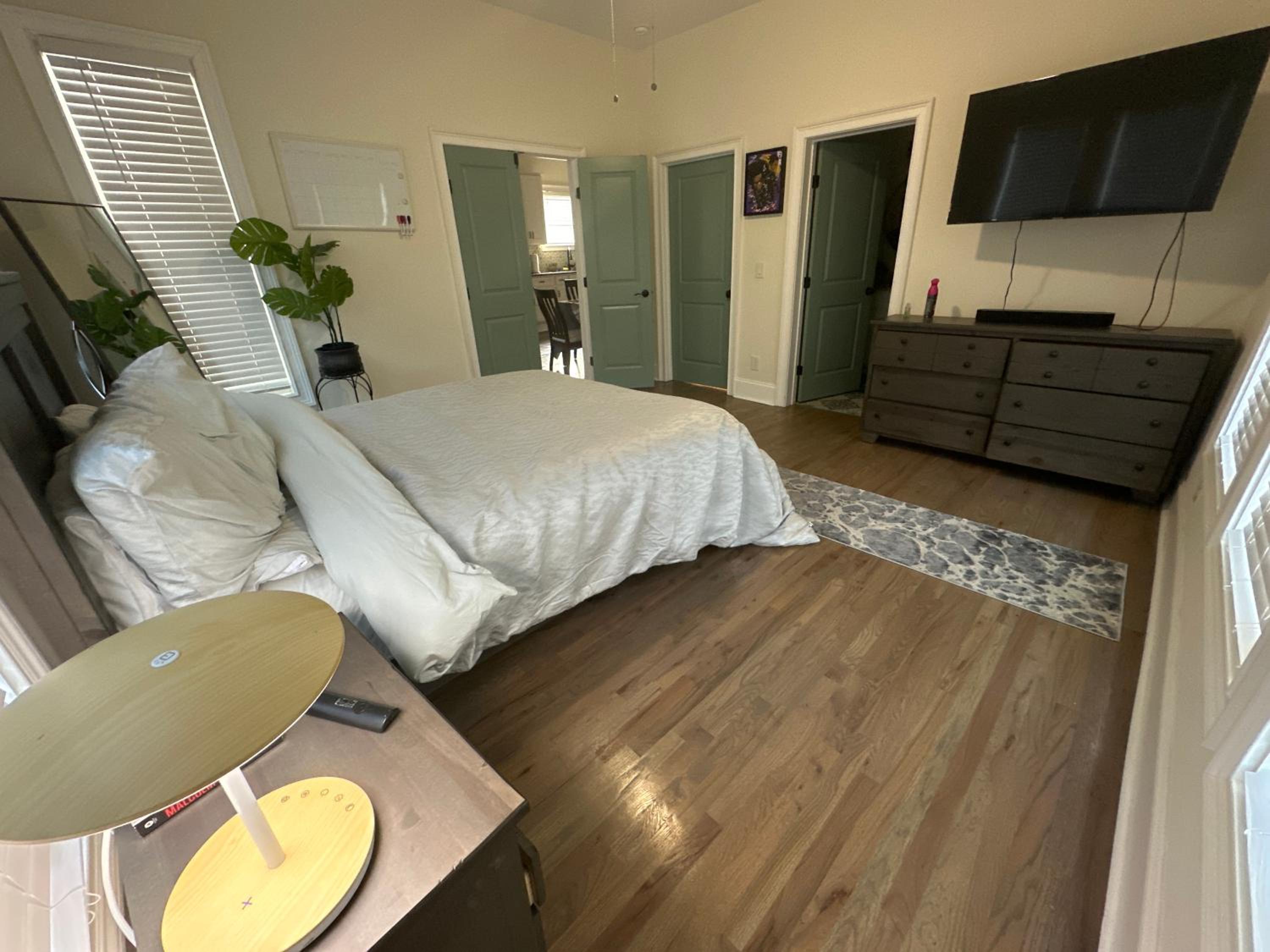 Charming family friendly spacious 3/3 bath