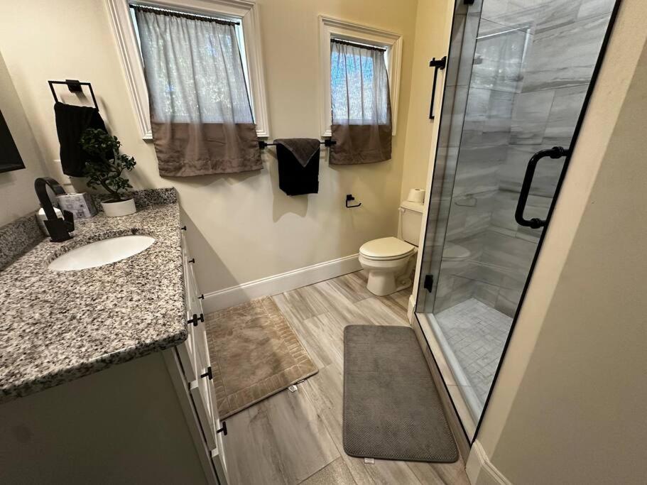 Charming family friendly spacious 3/3 bath