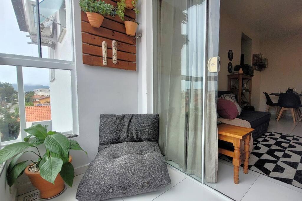 Apartamento Ingleses Florianópolis, 2 quartos aconchegante 1,6 km da praia