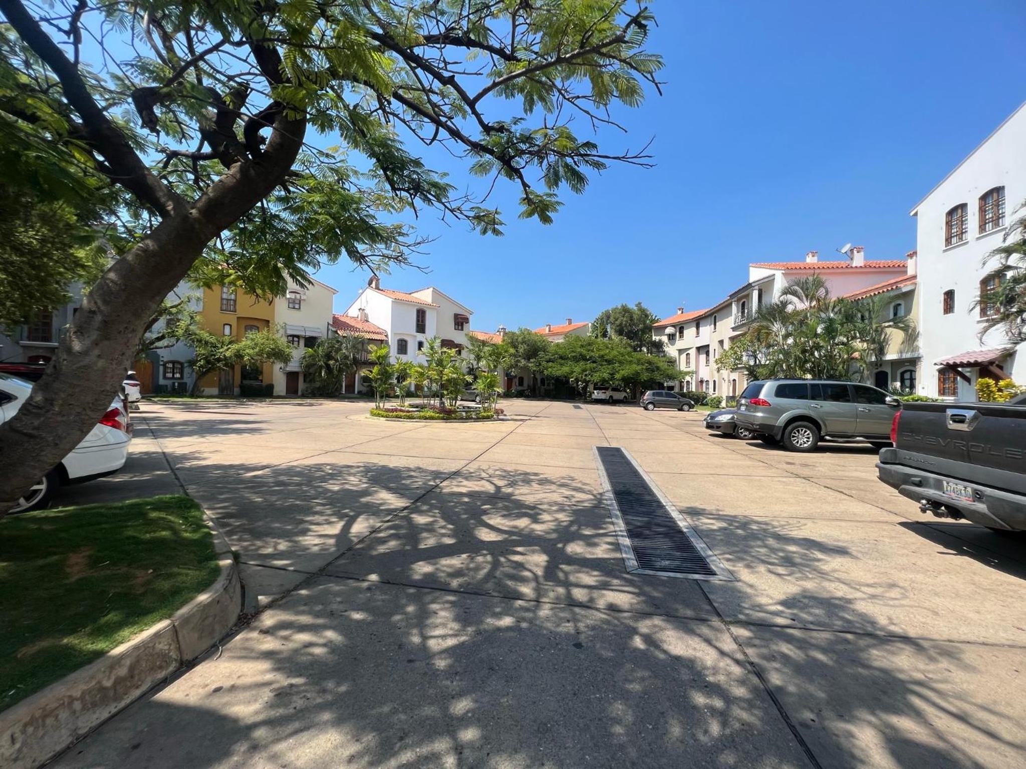 Villa con Muelle Privado en Pueblo Viejo VIP INTER FIBRA