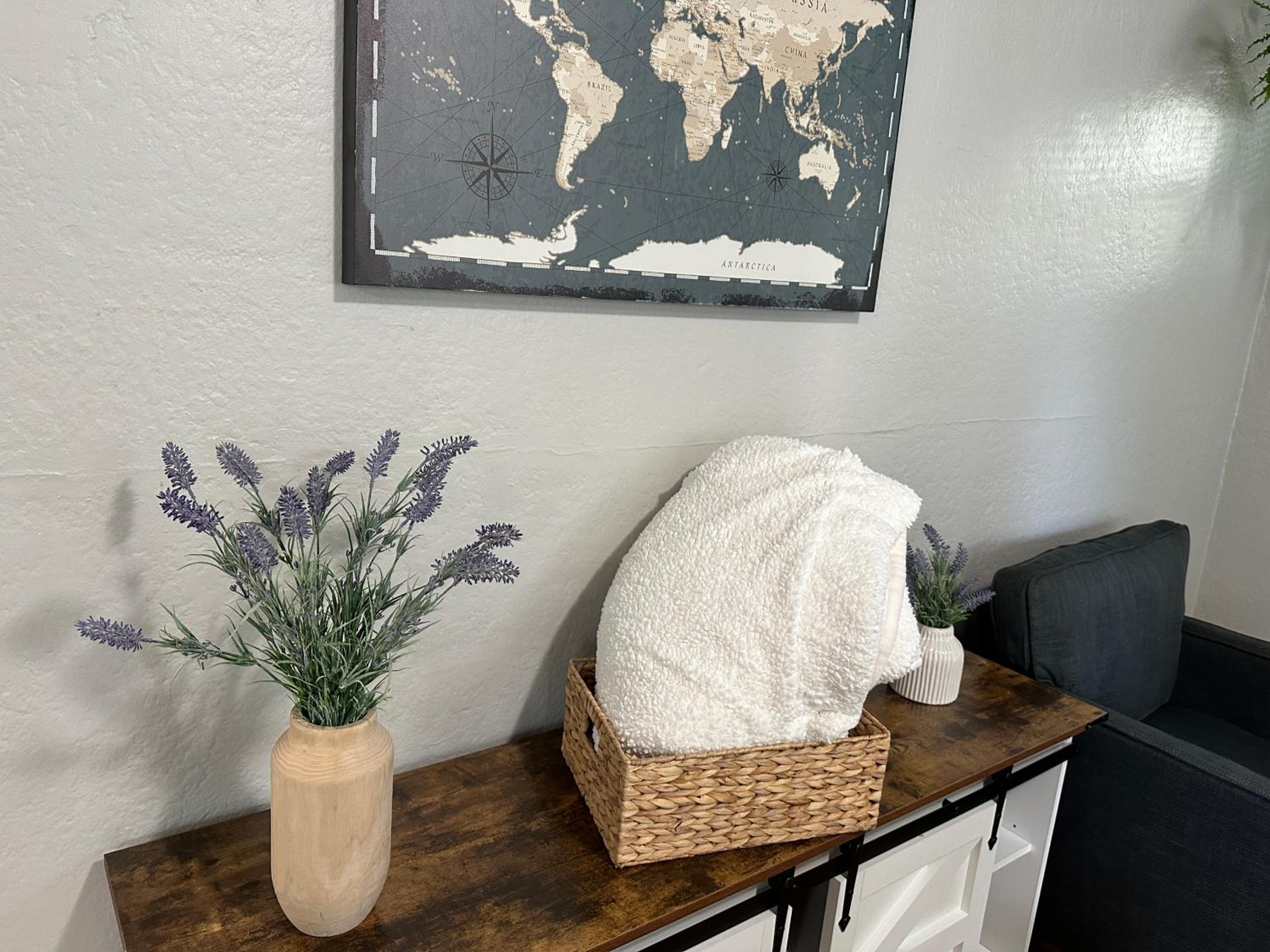 Charming 1930s Style Rustic Home view 3