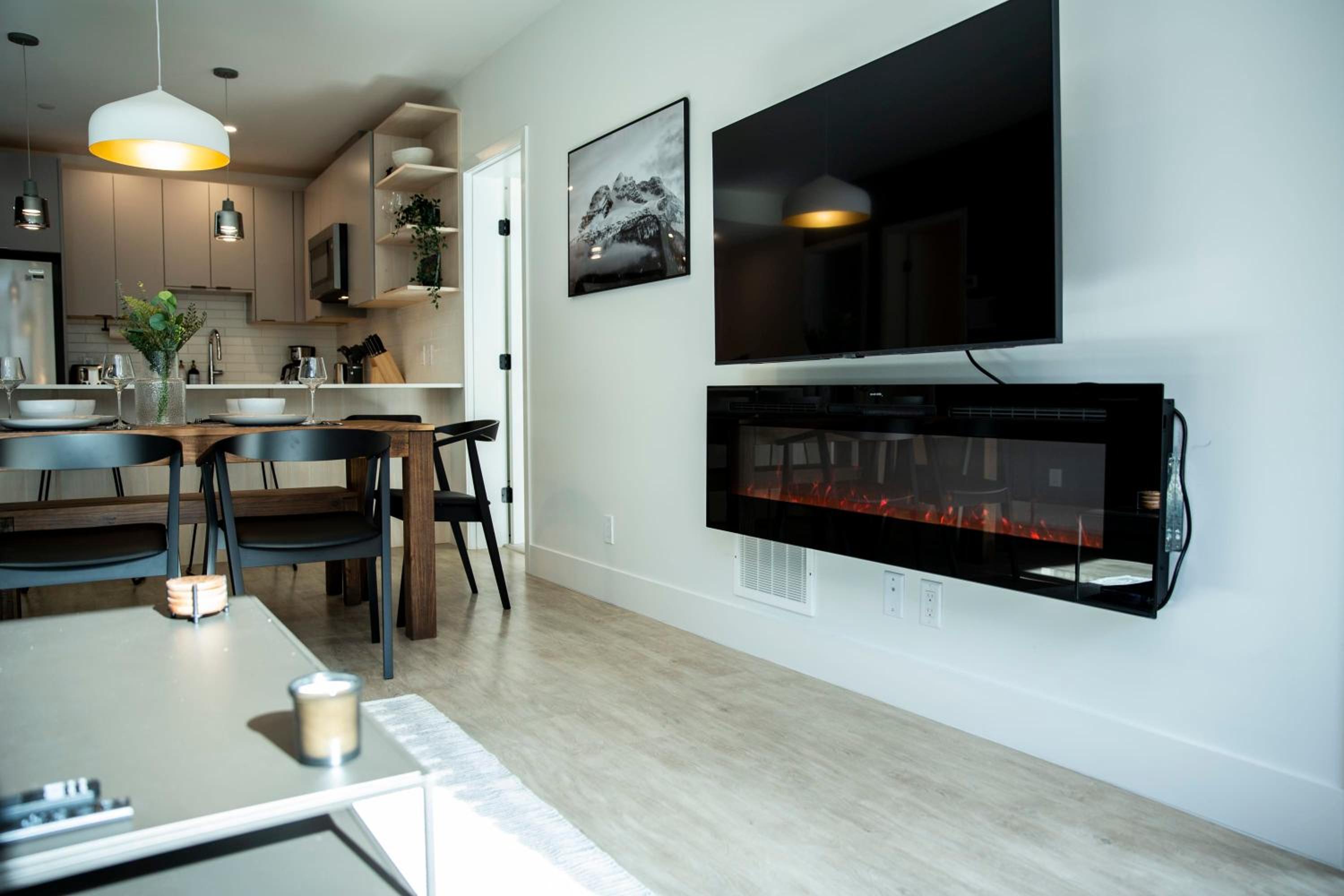 Ski & Tee Retreat Bright Three Bedroom and Hot Tub