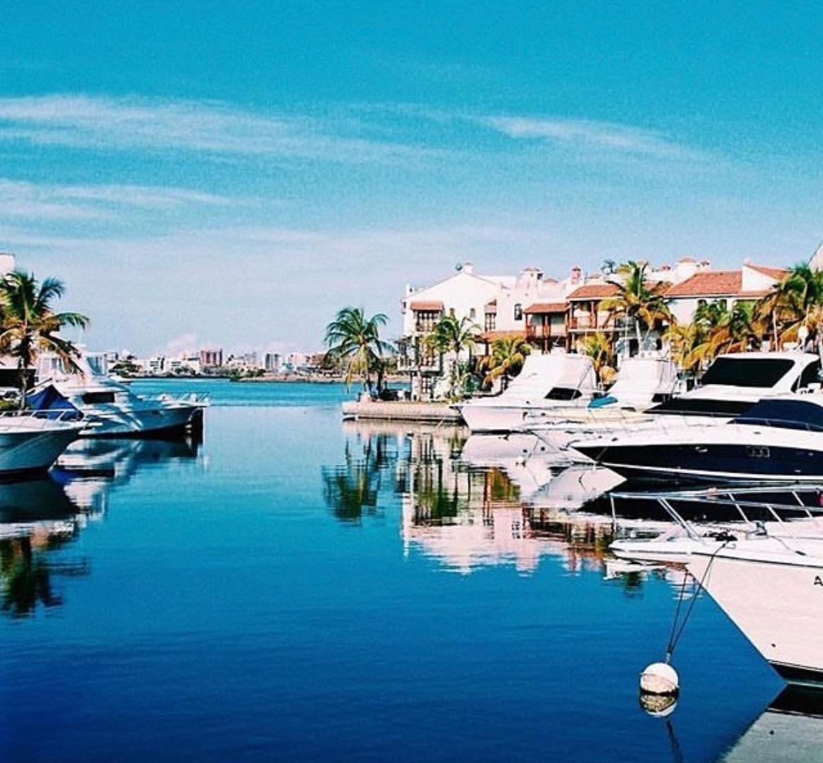 Villa con Muelle Privado en Pueblo Viejo VIP INTER FIBRA