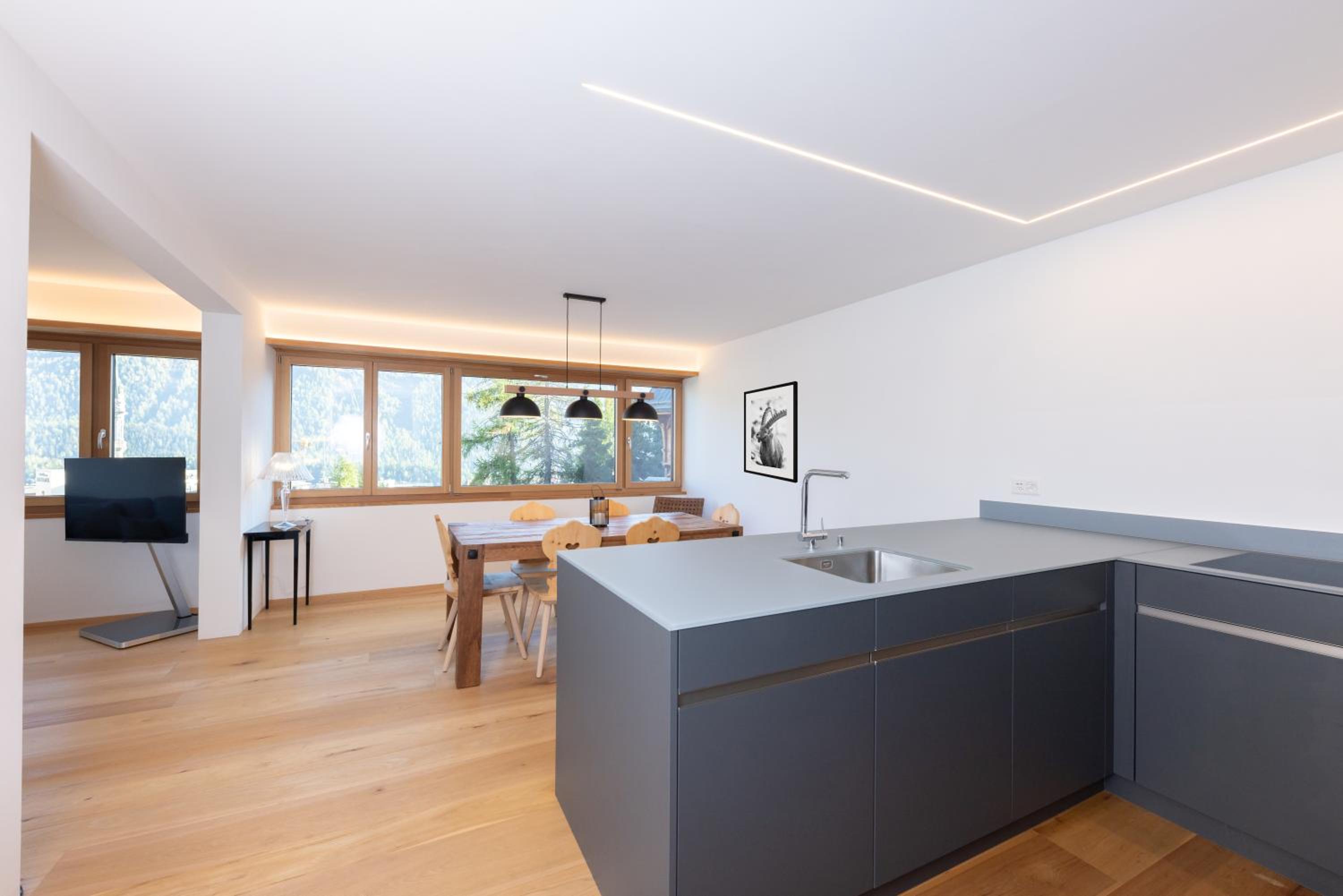 New! Exclusive Apartment 3min to Chantarella Bahn view 4