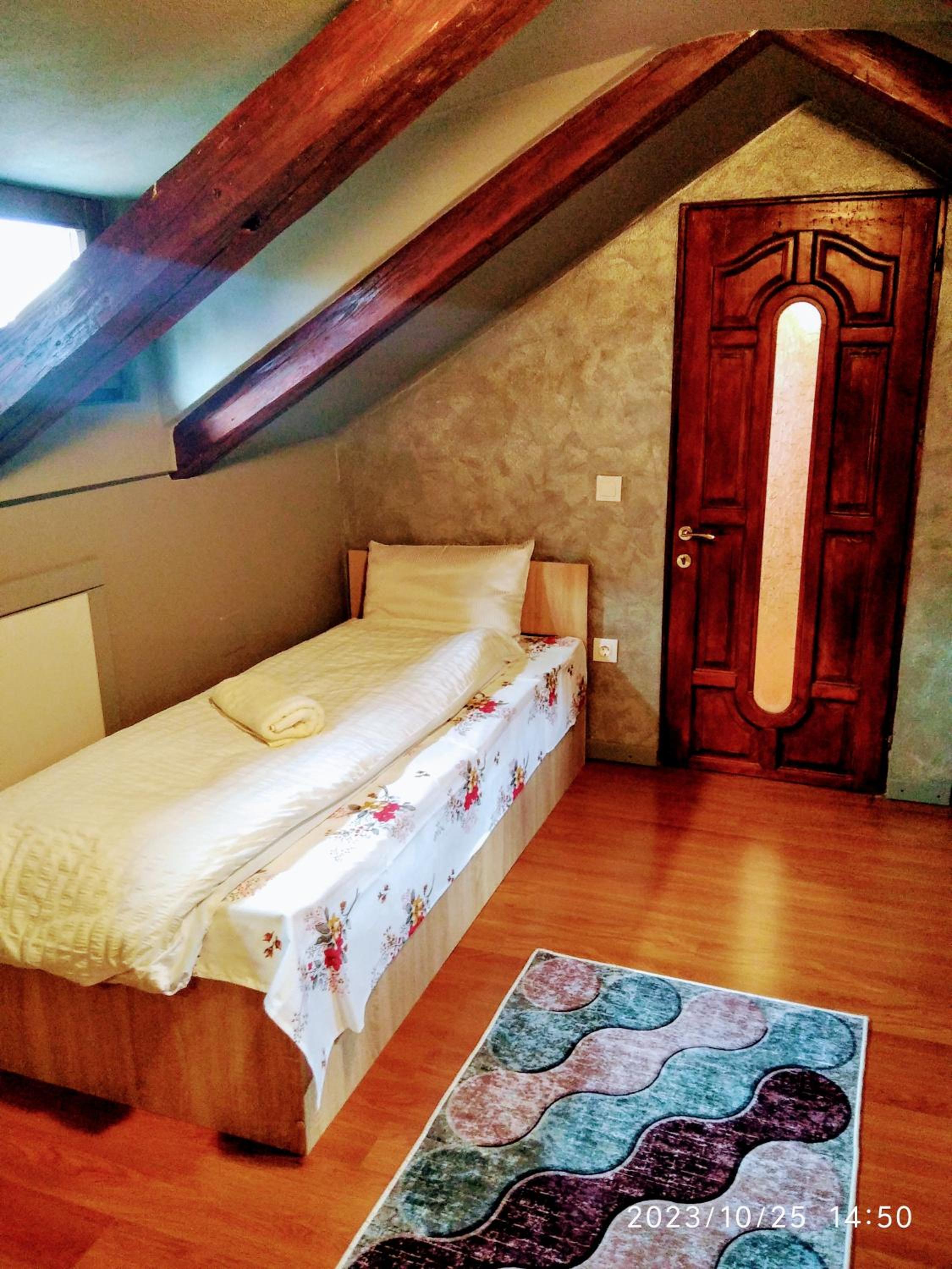 CASTEL RESIDENCE