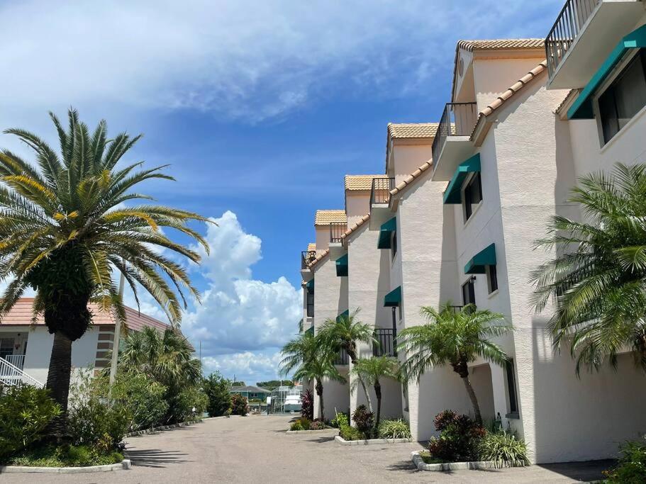 Water front view town house. 5 minutes from beach! view 2
