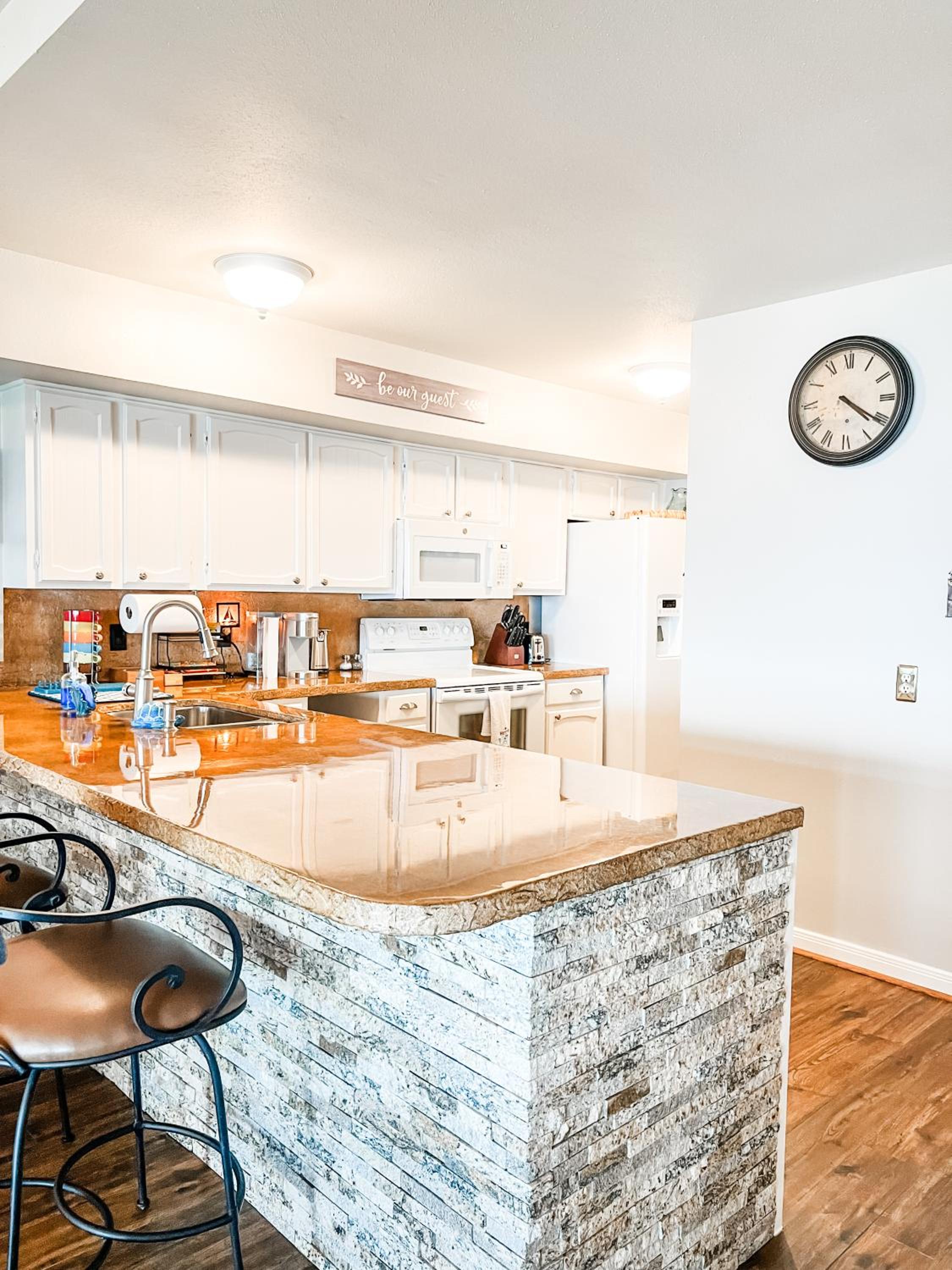 Conroe Lakefront Cottage