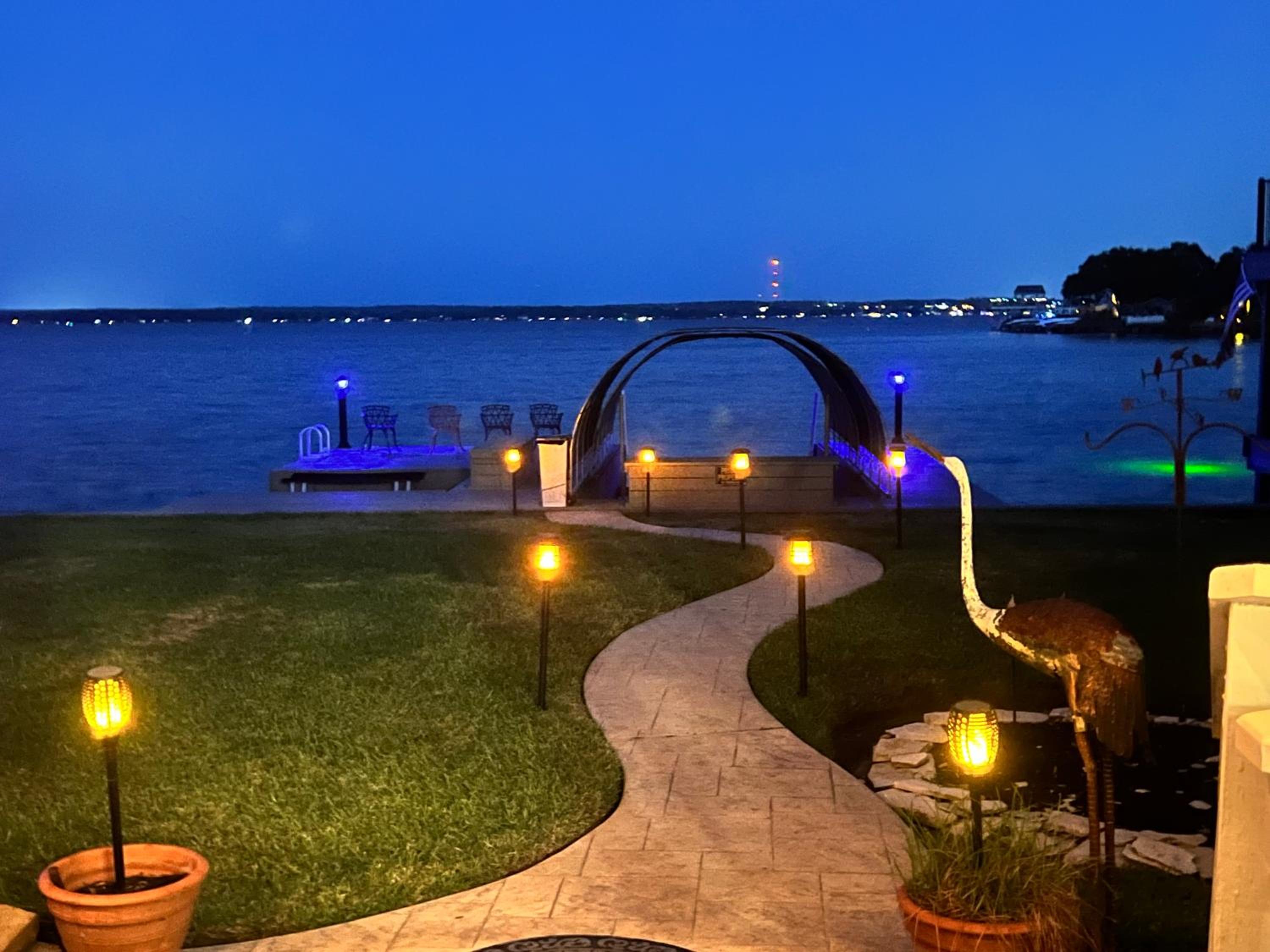 Conroe Lakefront Cottage