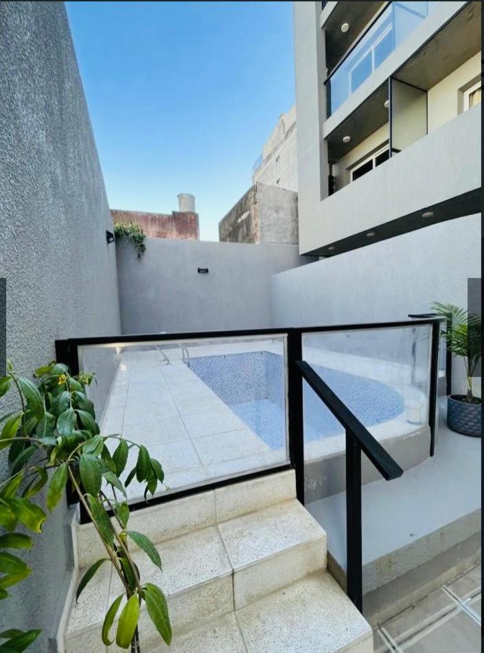 Departamento amplio con pileta y Parrilla barrio norte