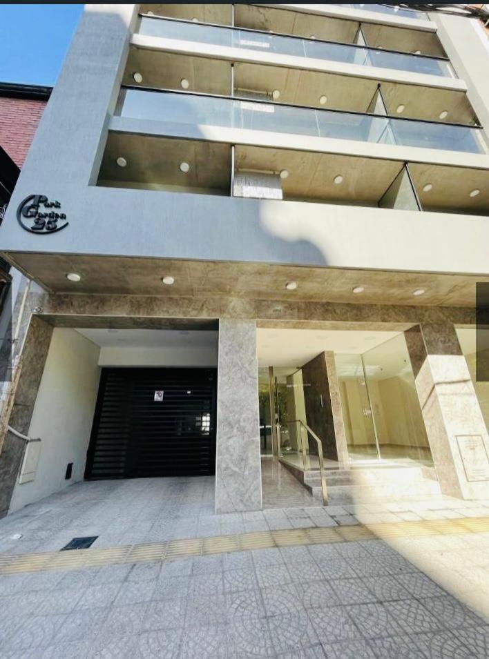 Departamento amplio con pileta y Parrilla barrio norte
