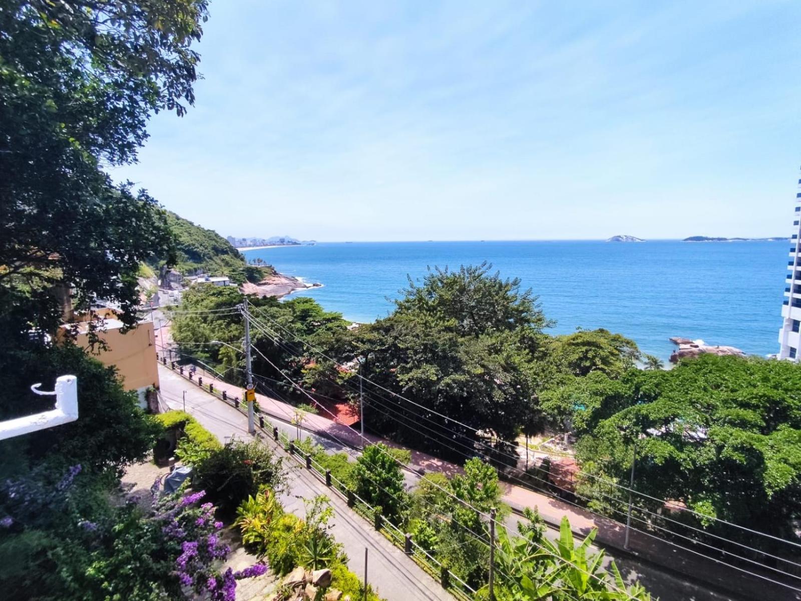 Ocean View House of Zepp - Good neighbourhood, 5 minute walk to the beach, stunning sunrise views