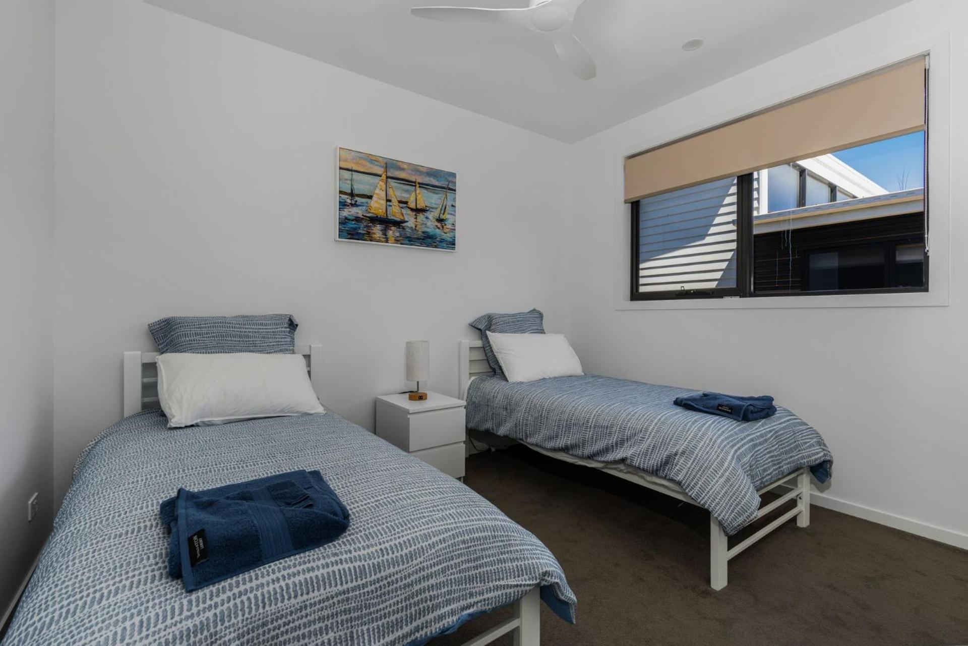 Ocean Breeze in Broadbeach - Linen, heated pool, Free EV Charger