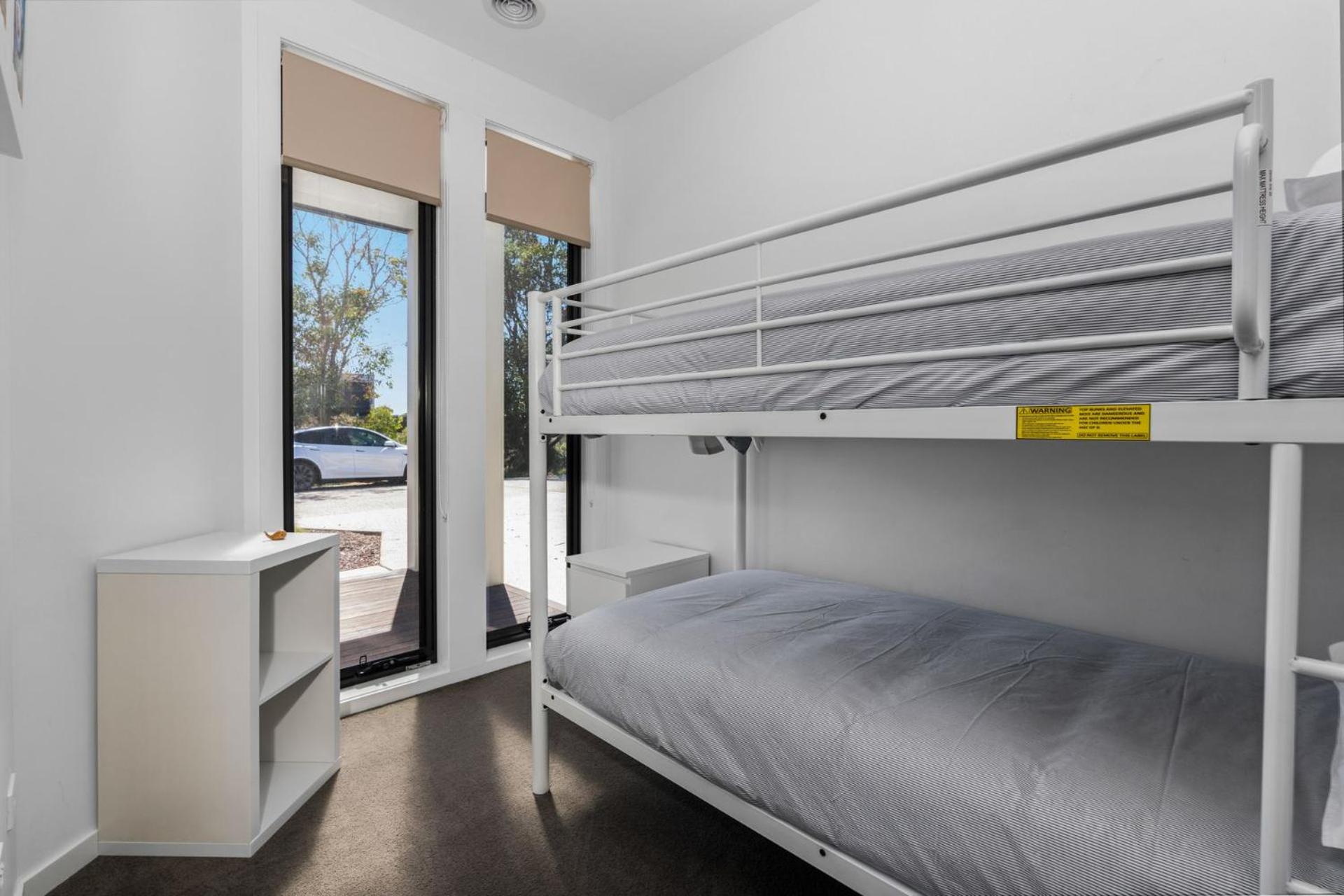 Ocean Breeze in Broadbeach - Linen, heated pool, Free EV Charger