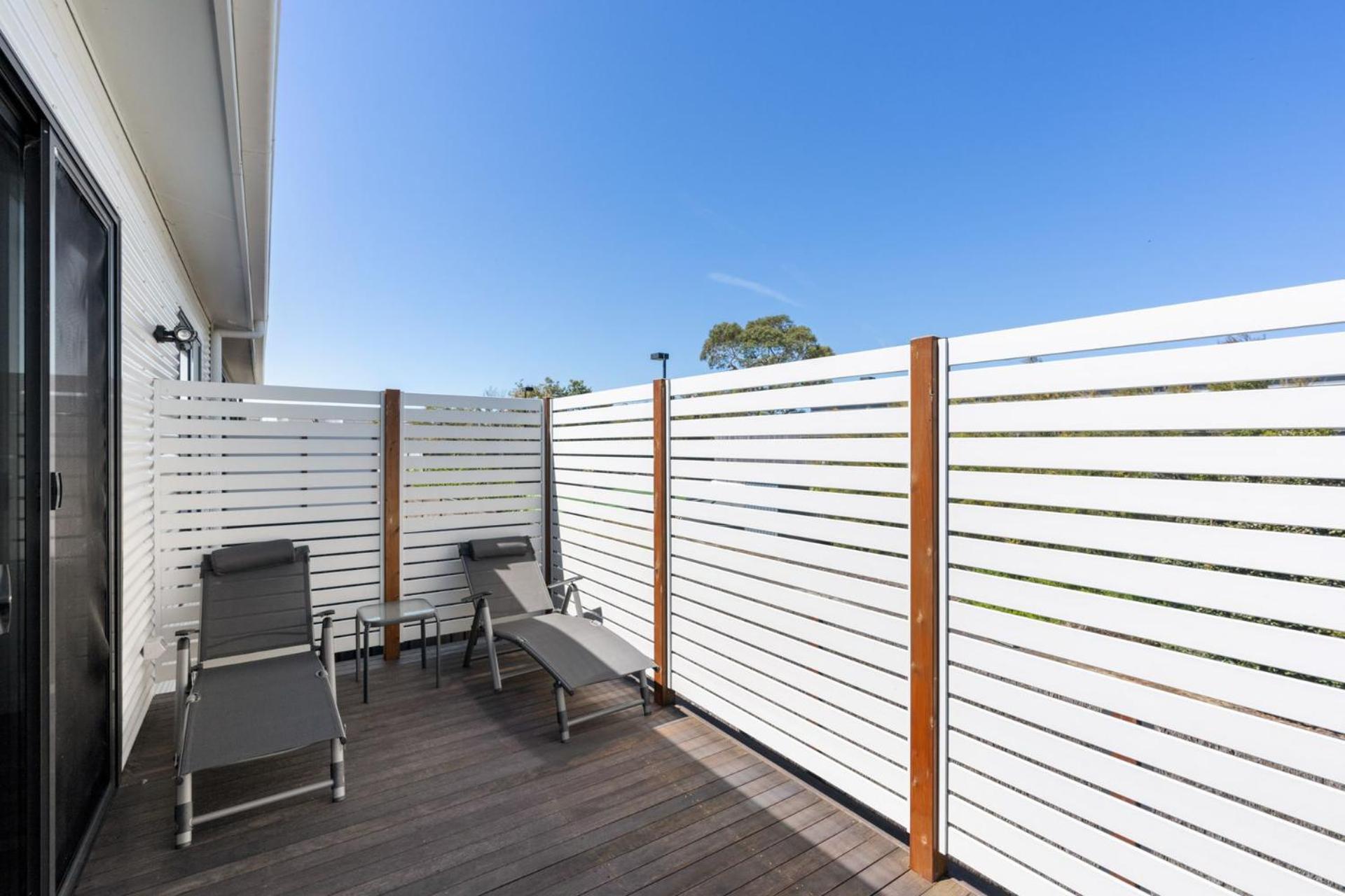 Ocean Breeze in Broadbeach - Linen, heated pool, Free EV Charger