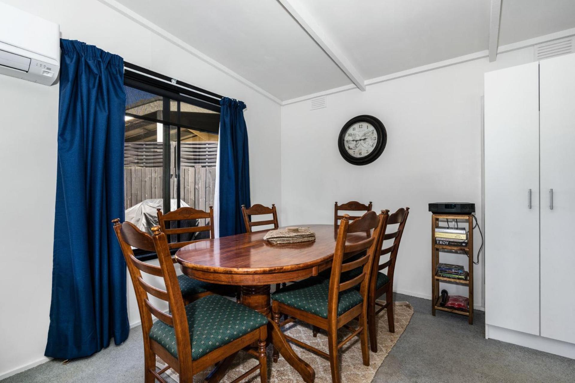 Inverloch' s Lime Green Door - Linen, Wifi, Pet Friendly