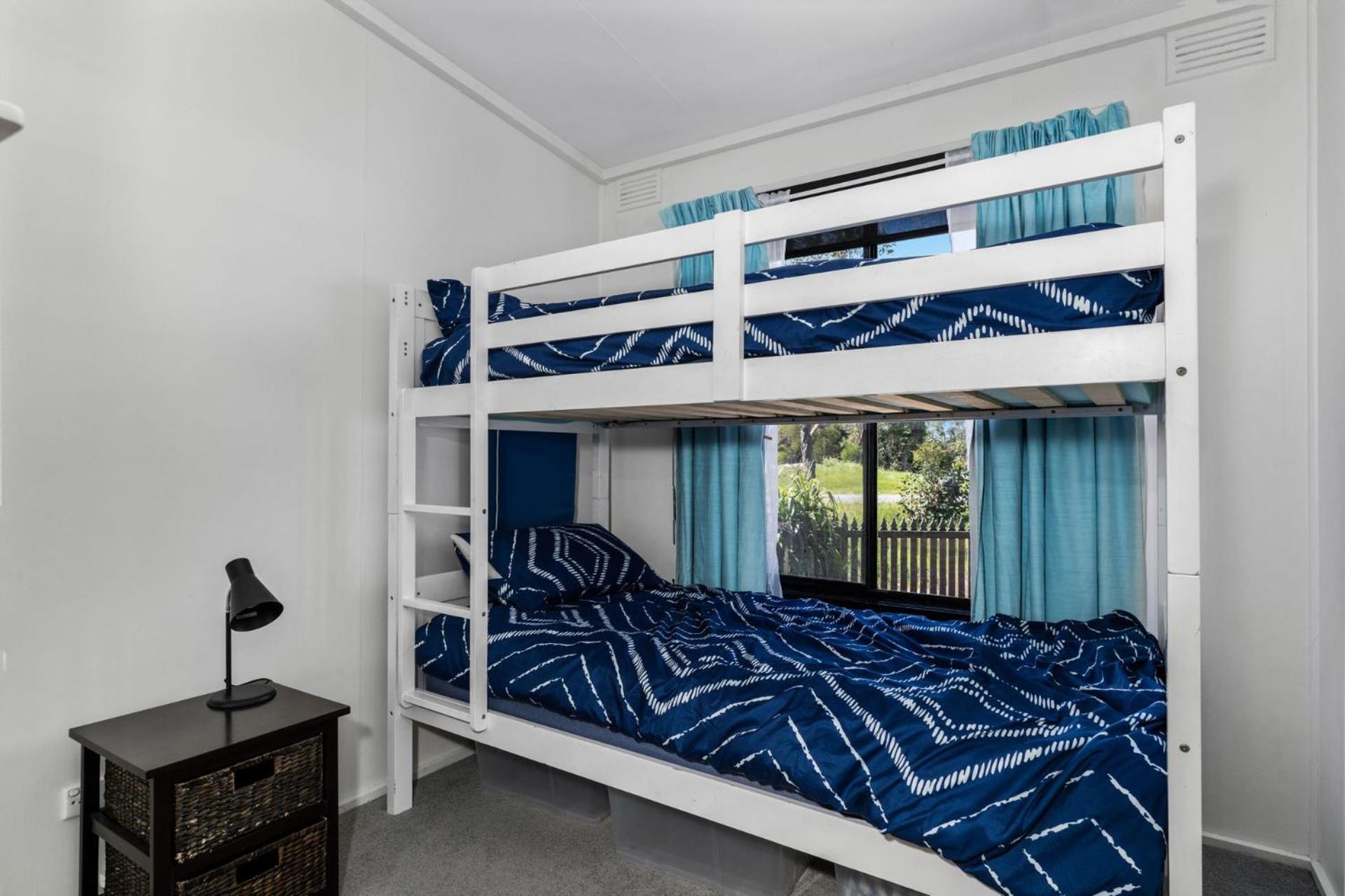 Inverloch' s Lime Green Door - Linen, Wifi, Pet Friendly