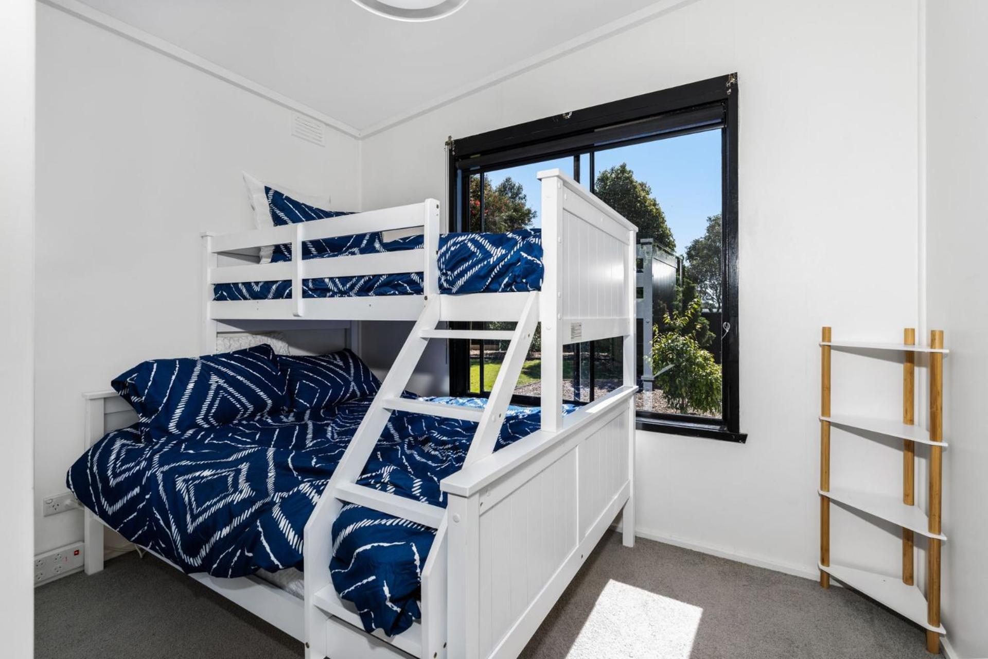 Inverloch' s Lime Green Door - Linen, Wifi, Pet Friendly