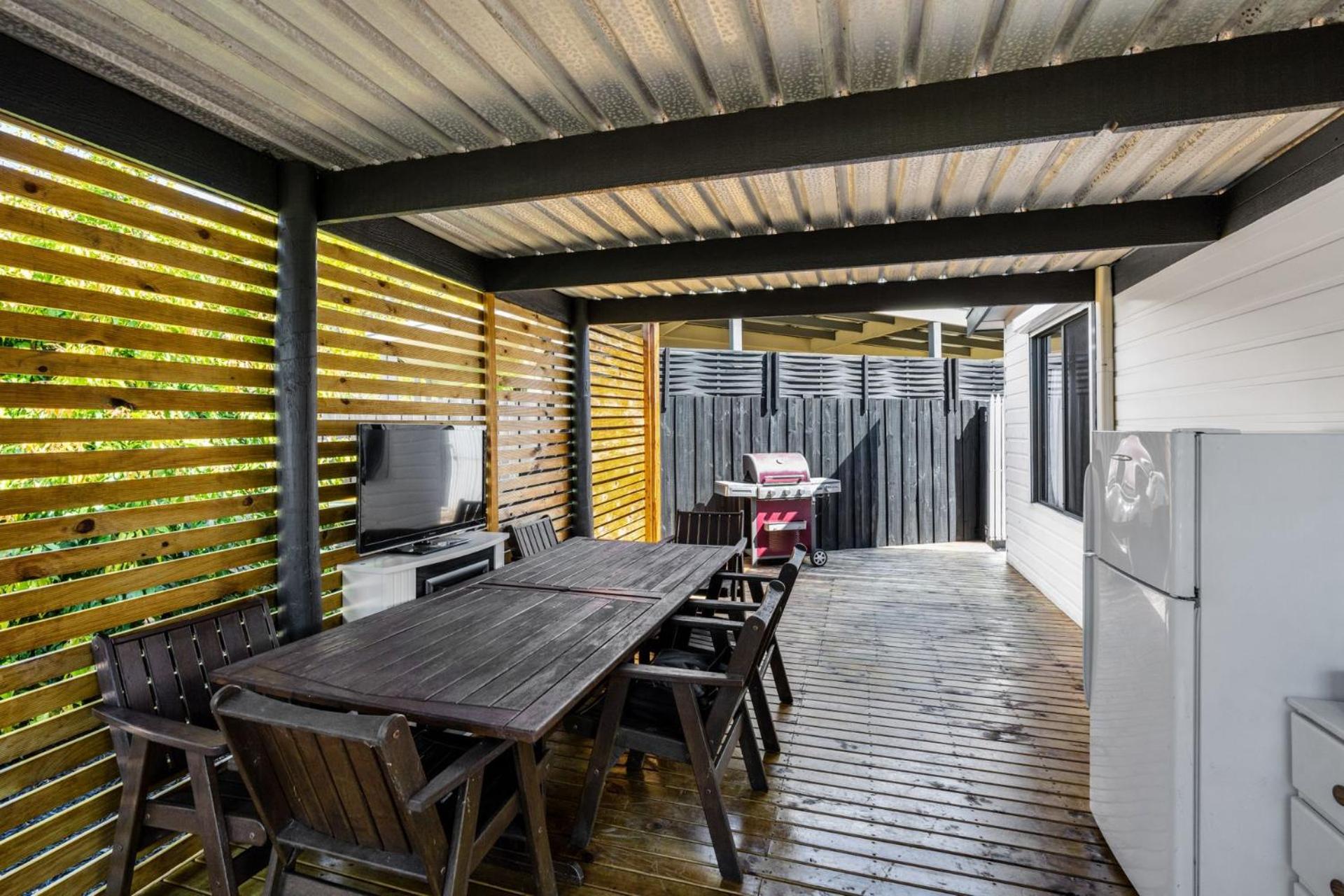 Inverloch' s Lime Green Door - Linen, Wifi, Pet Friendly