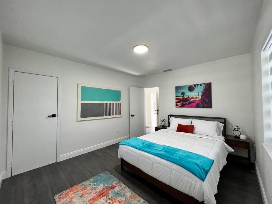 Stylish 3/2 centrally located!