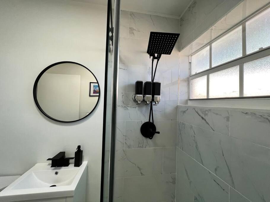 Stylish 3/2 centrally located!