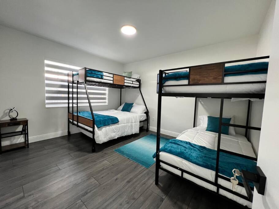 Stylish 3/2 centrally located!
