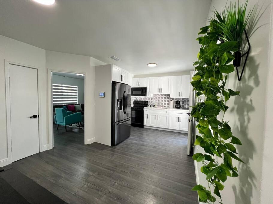 Stylish 3/2 centrally located!