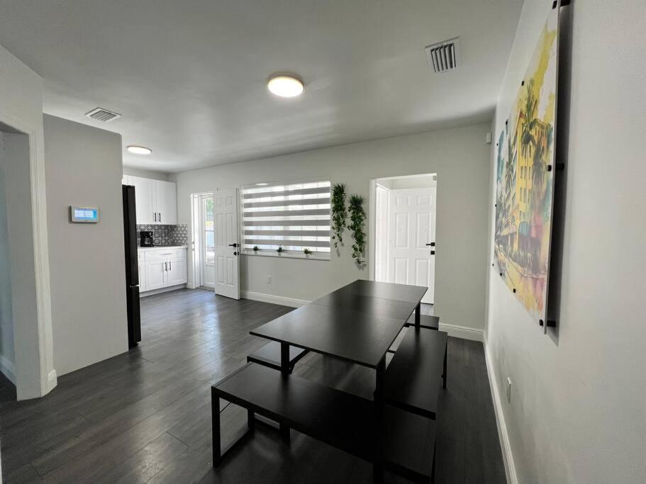 Stylish 3/2 centrally located!