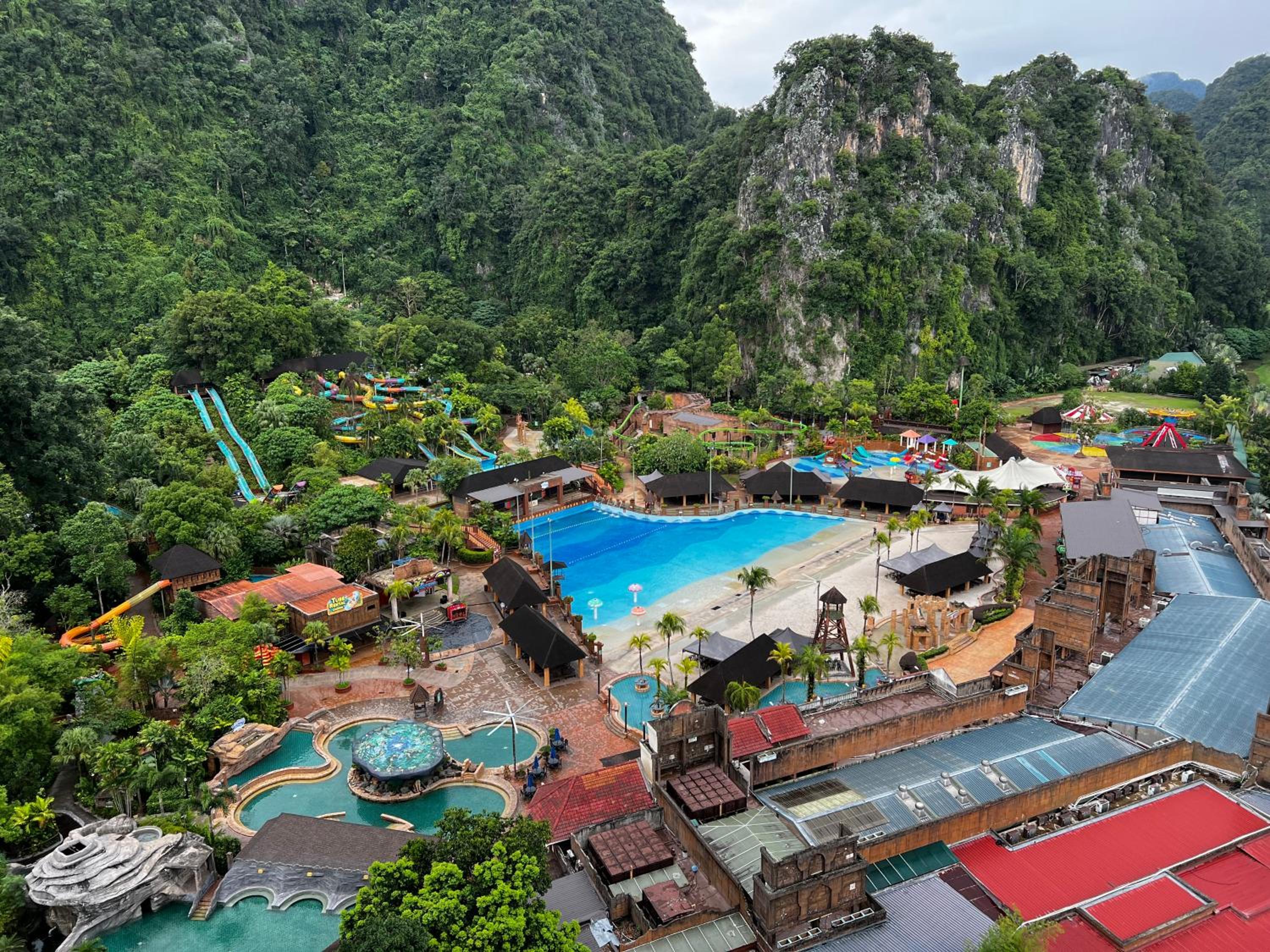 Ipoh Onsen family suite l Lost World view