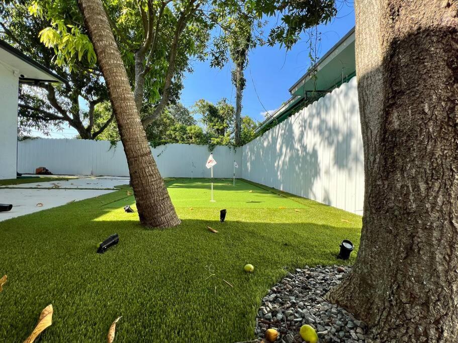 Stylish 2/1 centrally located!