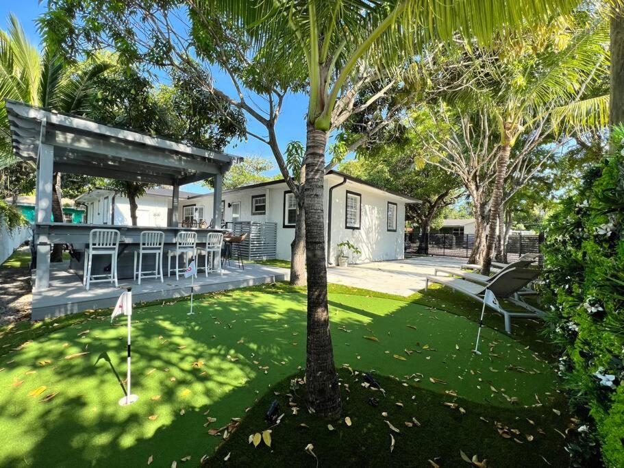 Stylish 2/1 centrally located!