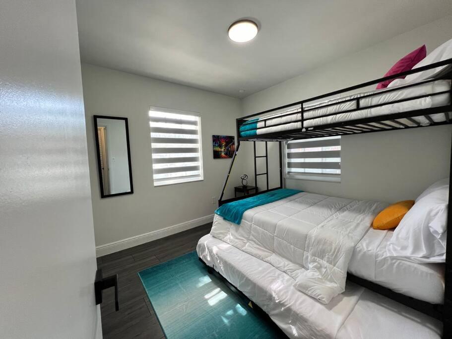 Stylish 2/1 centrally located!