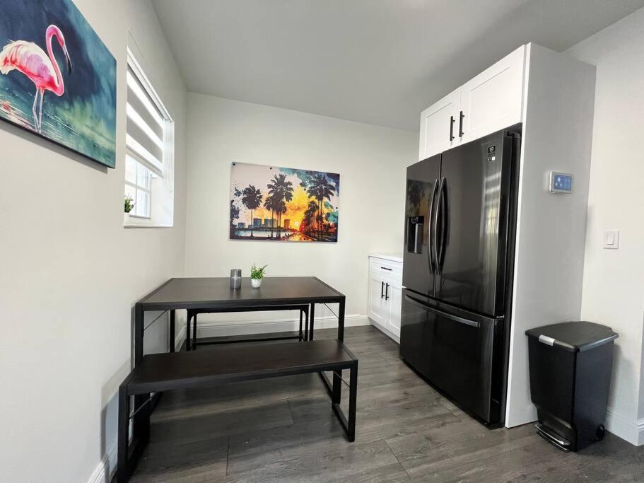 Stylish 2/1 centrally located!