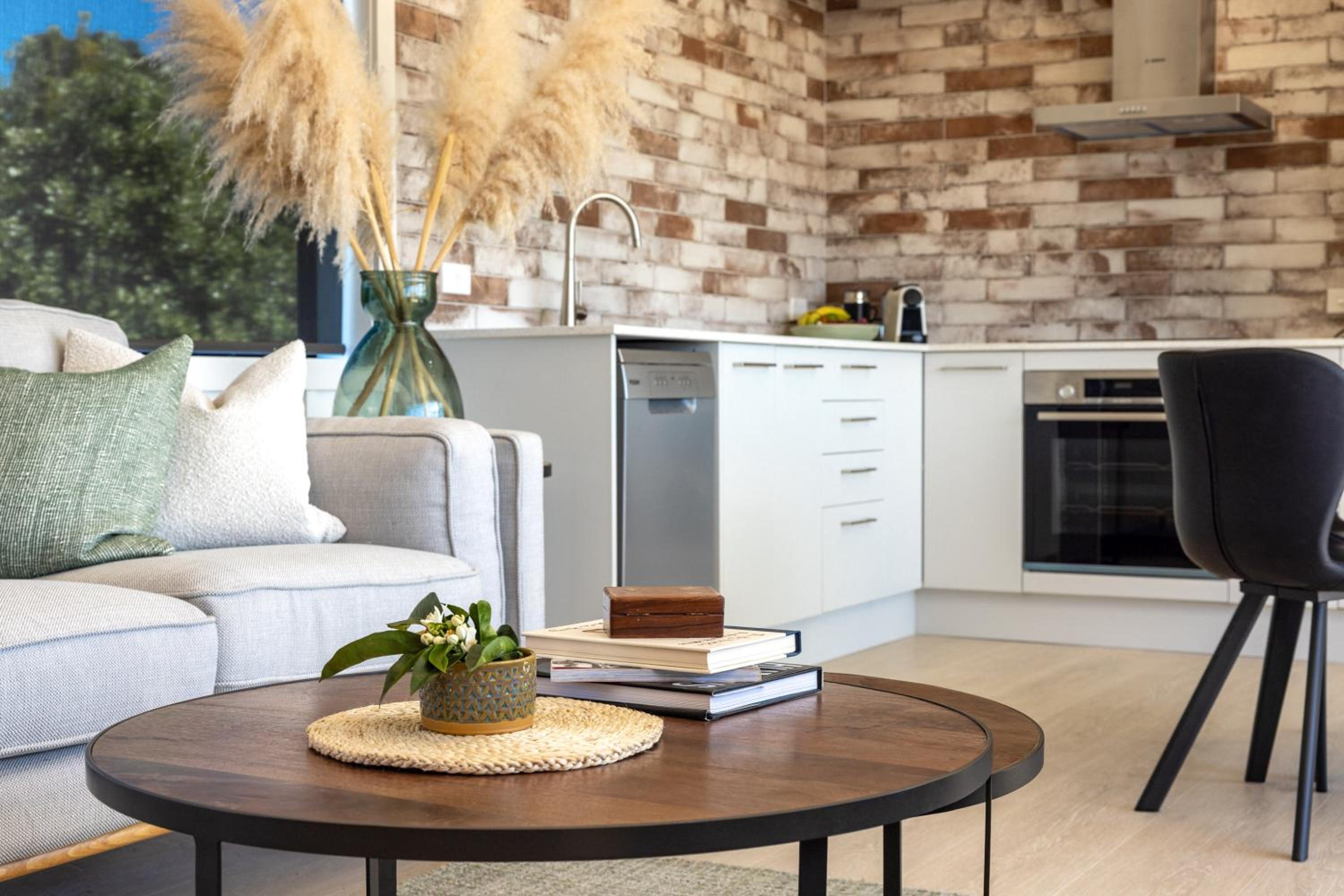 Onetangi Beach Stays Apartment - Coast & Country view 3