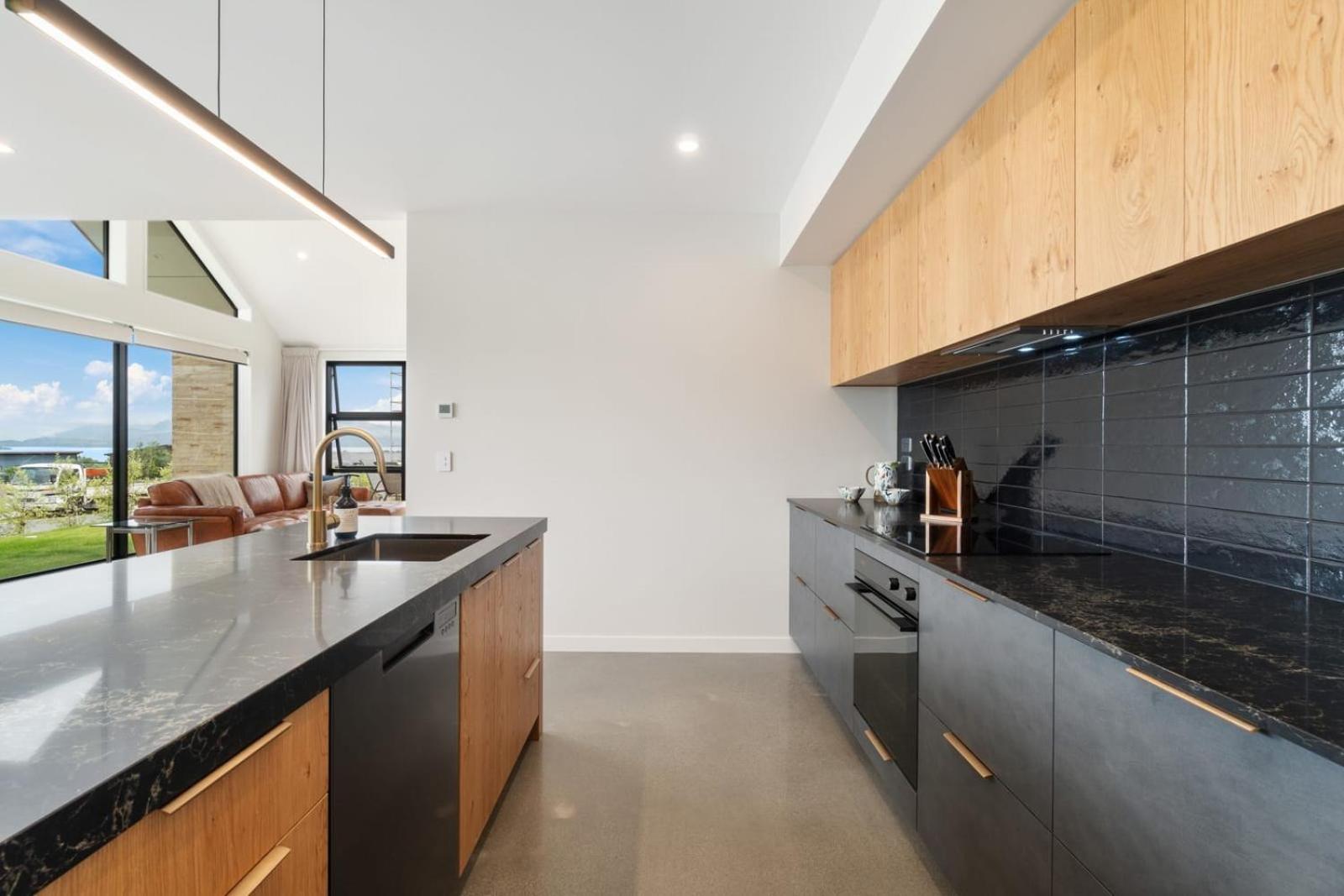 Wanaka Vacations - Alpine Magic - Property Image 3