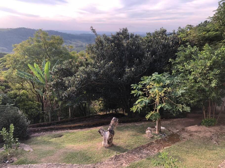 Casa de Campo Condomínio Serra Negra
