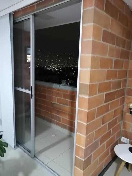 Increíble Apartaestudio Cerca al Centro Comercial Los Molinos