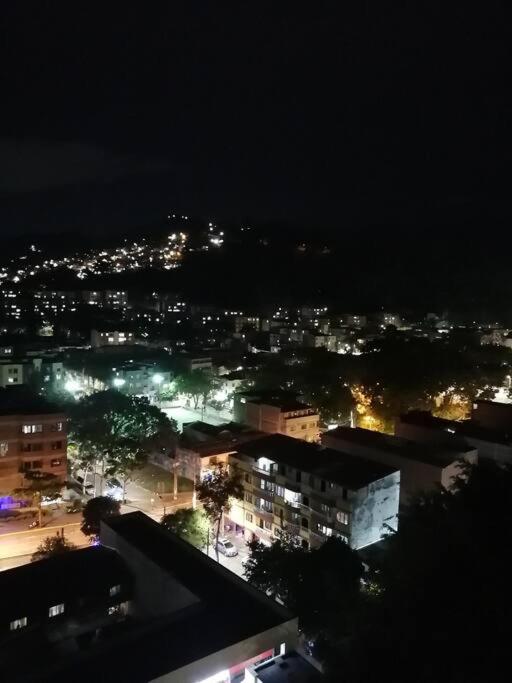 Increíble Apartaestudio Cerca al Centro Comercial Los Molinos