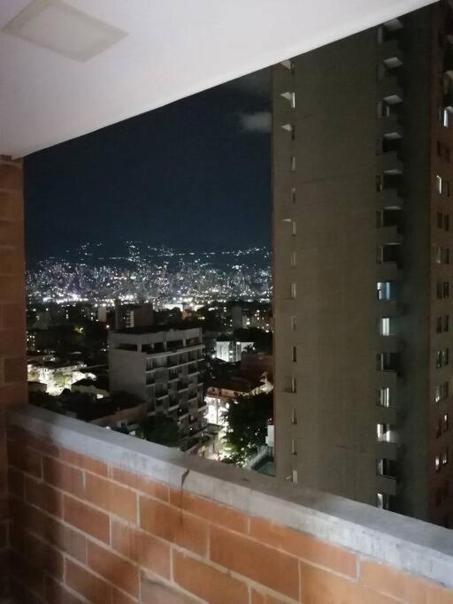 Increíble Apartaestudio Cerca al Centro Comercial Los Molinos