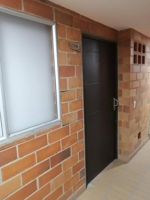 Increíble Apartaestudio Cerca al Centro Comercial Los Molinos